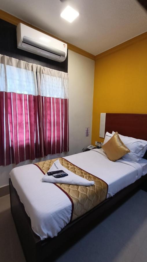 Skyry Hotels Adyar Chennai Exterior photo