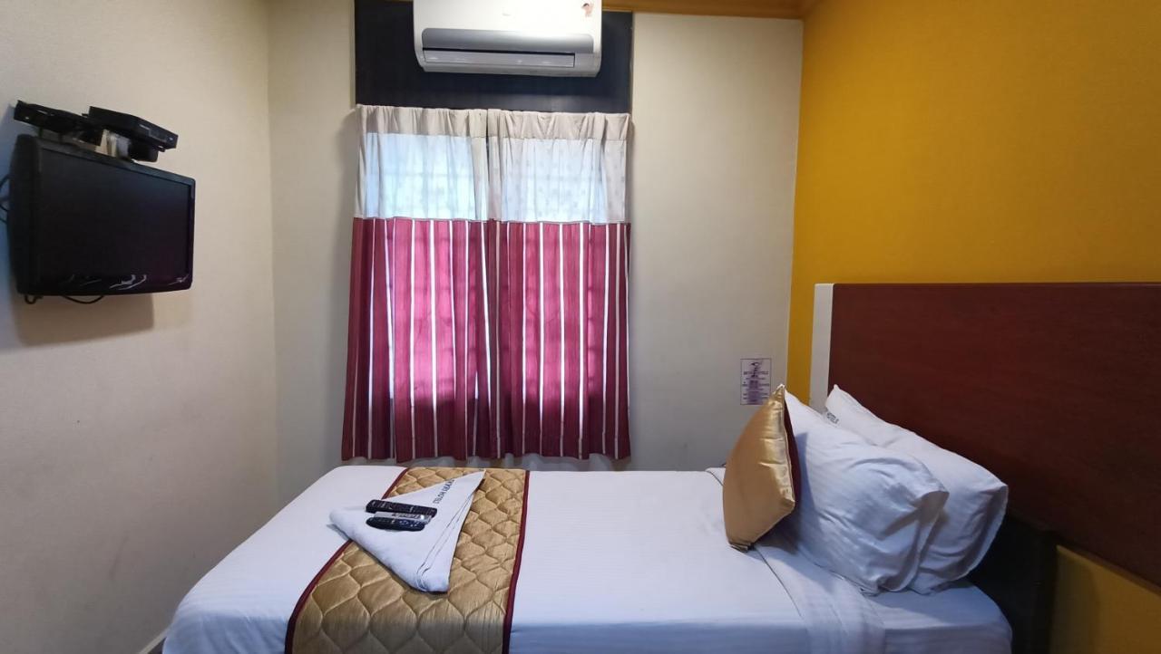 Skyry Hotels Adyar Chennai Exterior photo